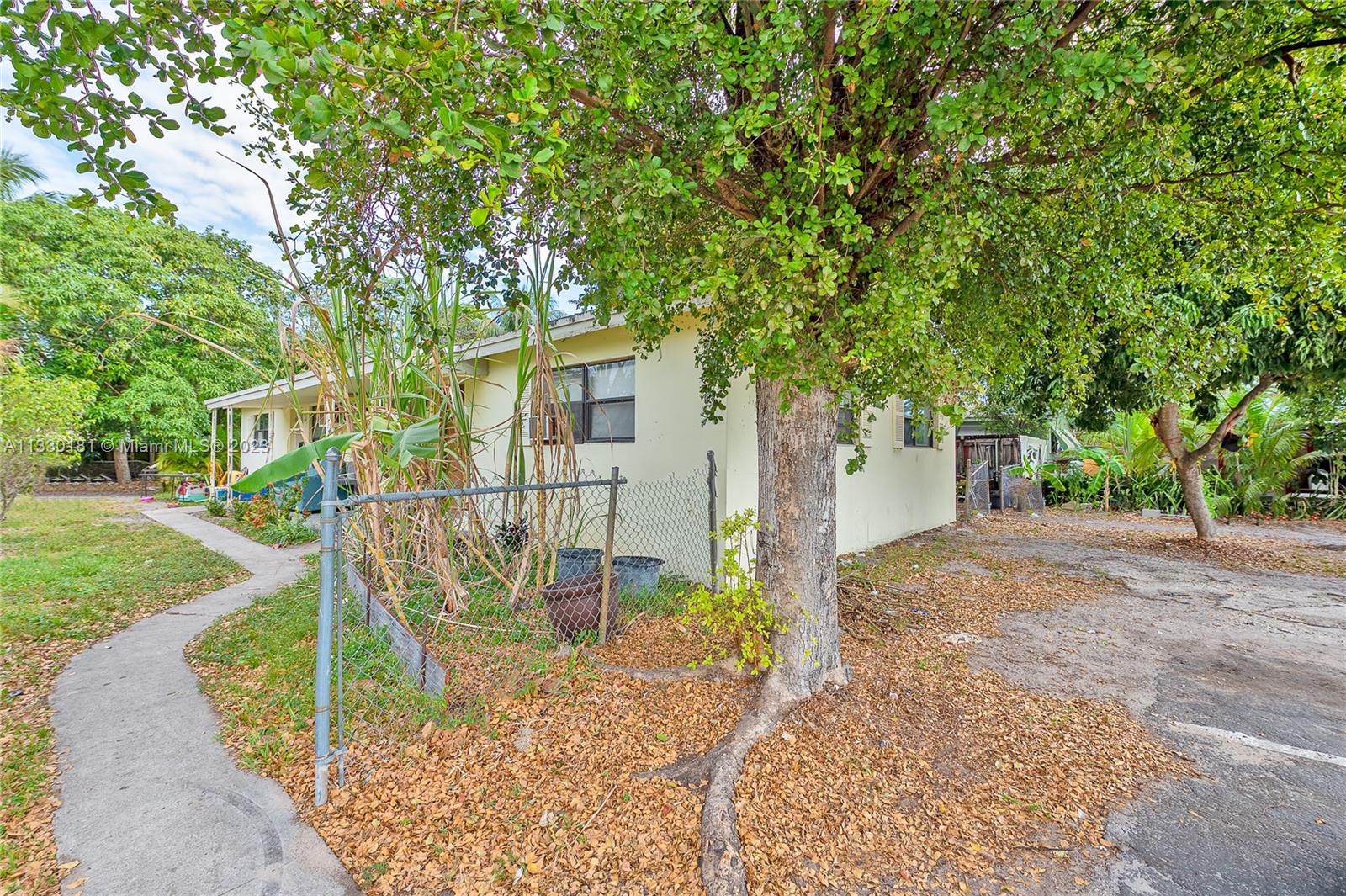 See details / 1742 sq. ft. $ 2023-01-19 0 Photo