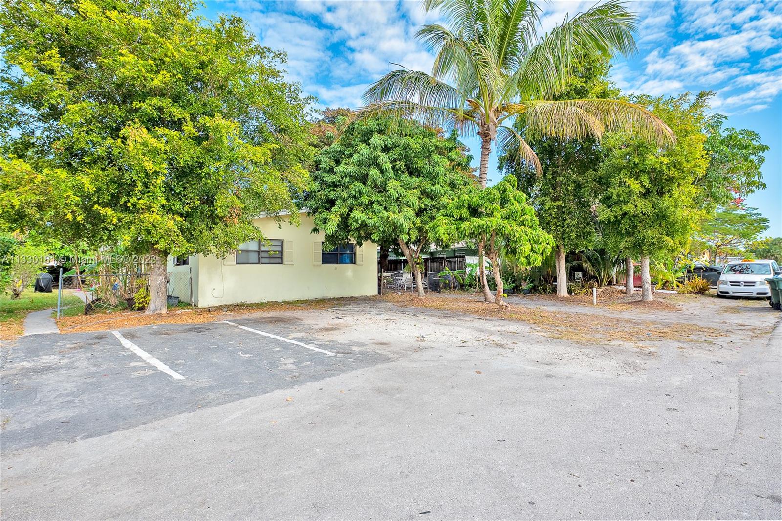 See details / 1742 sq. ft. $ 2023-01-19 0 Photo