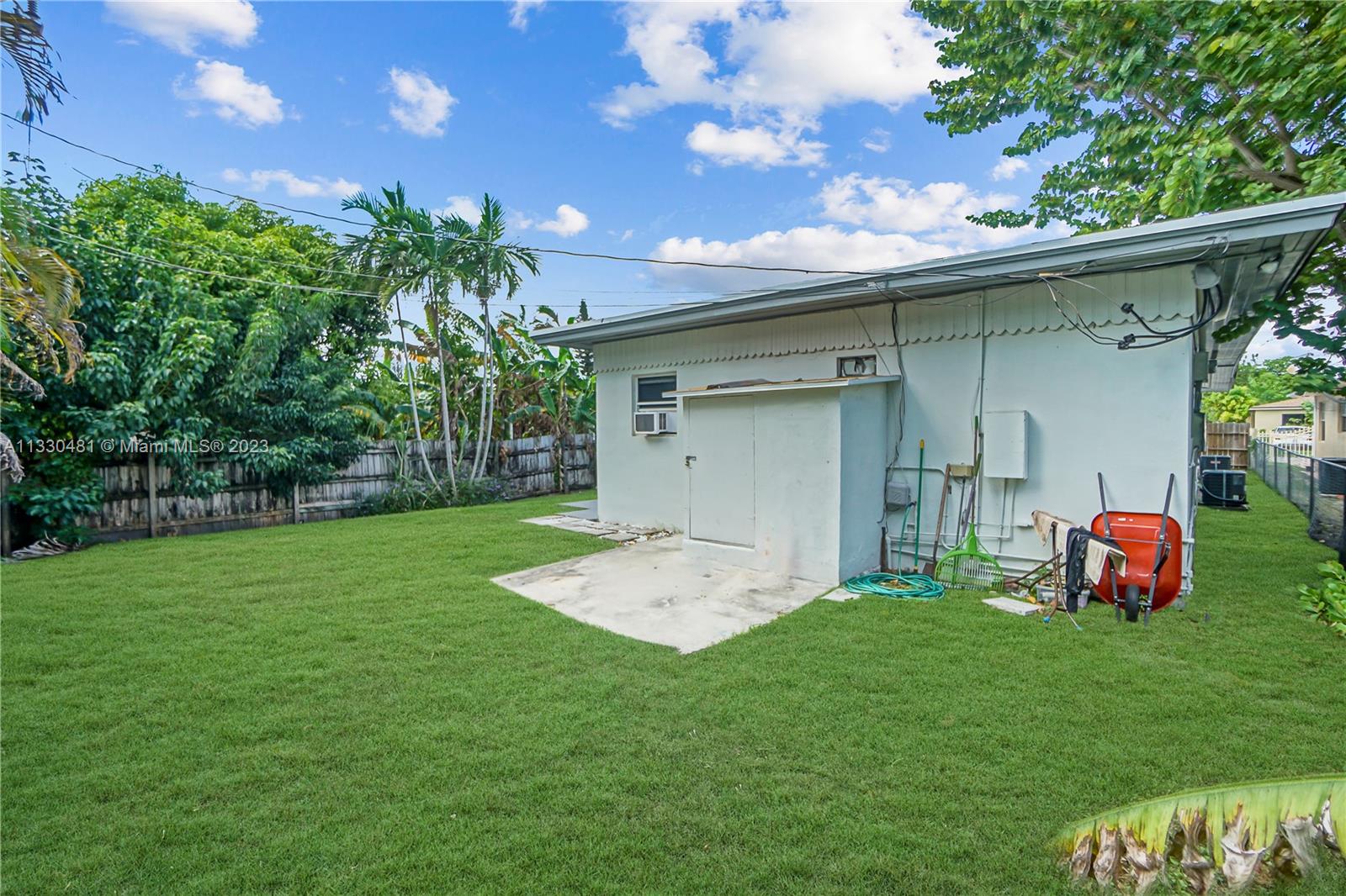 See details / 1950 sq. ft. $ 2023-01-20 0 Photo