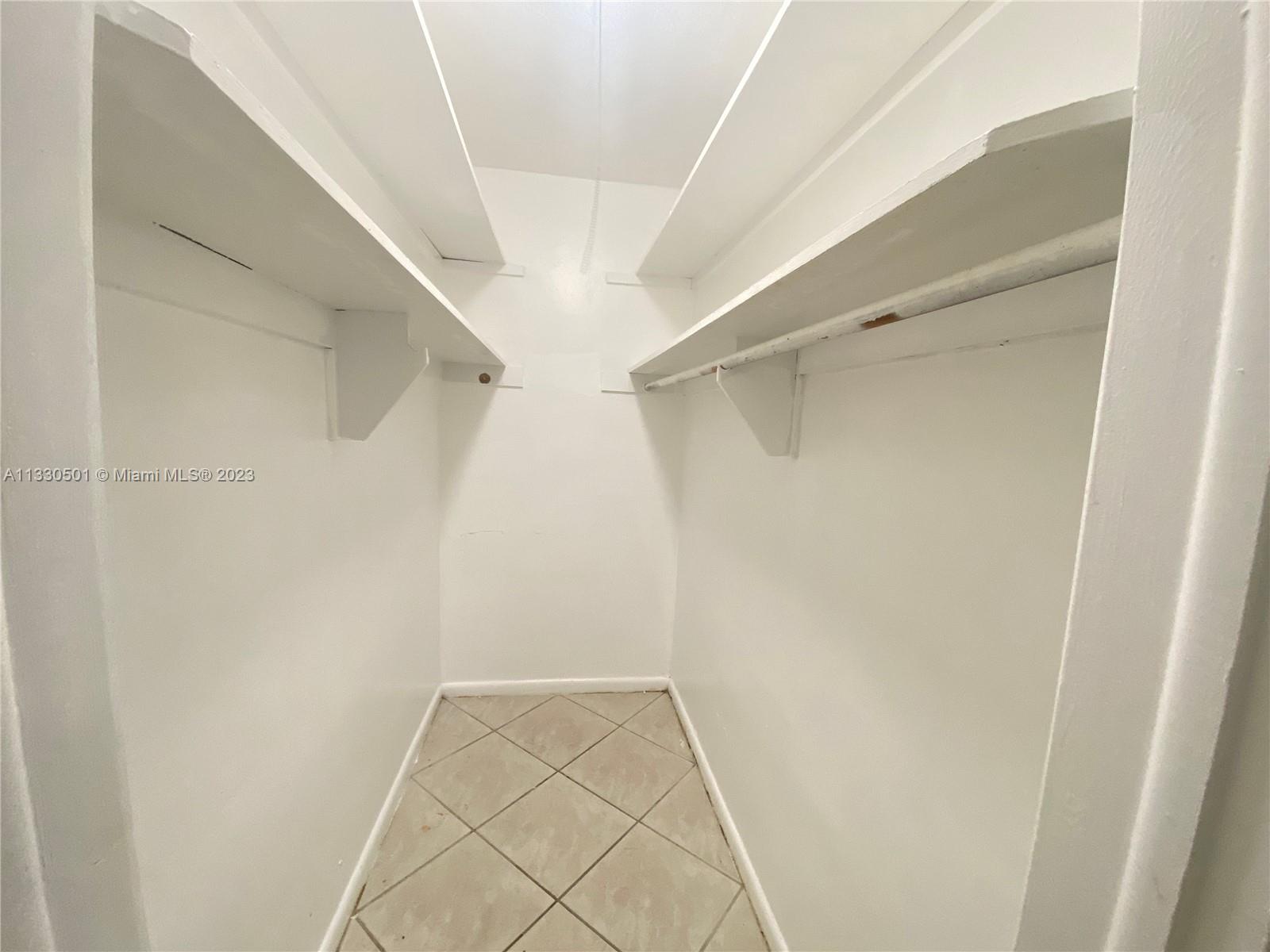 See details / 5436 sq. ft. $ 2023-01-20 0 Photo