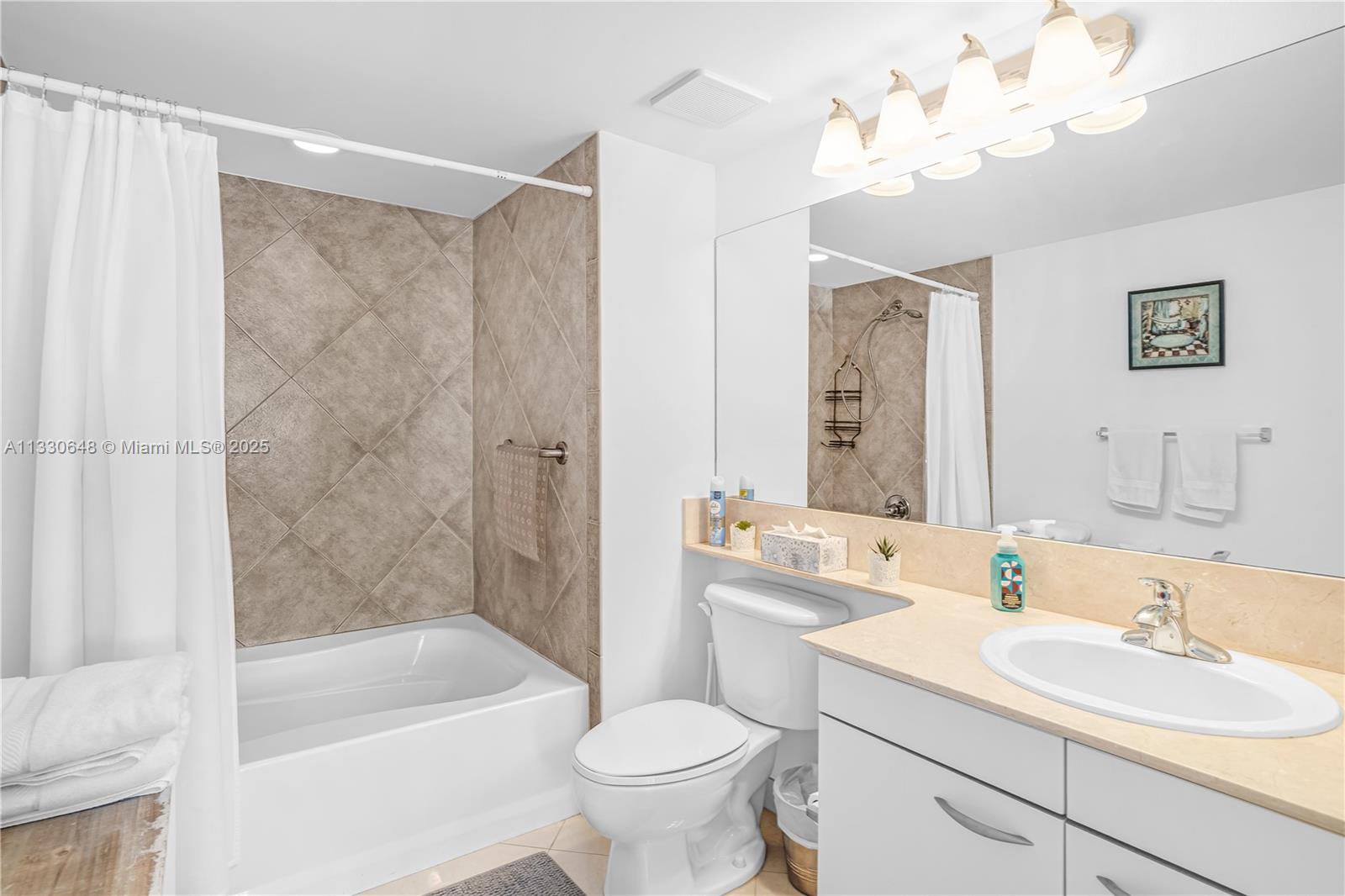 Photo of 2080 Ocean Dr, #1507., Hallandale Beach, Florida, 33009 -