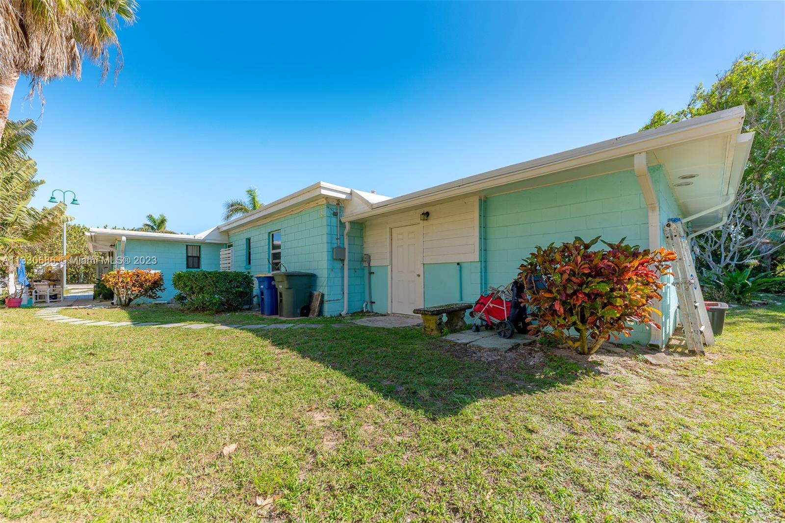 See details / 1646 sq. ft. $ 2023-01-20 0 Photo