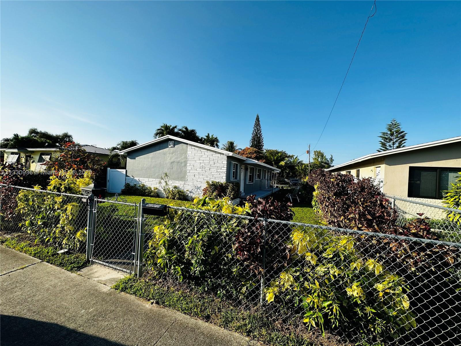 See details / 1558 sq. ft. $ 2023-01-30 0 Photo