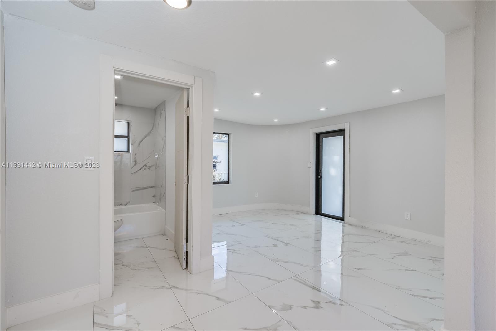 See details / 1621 sq. ft. $ 2023-01-24 0 Photo