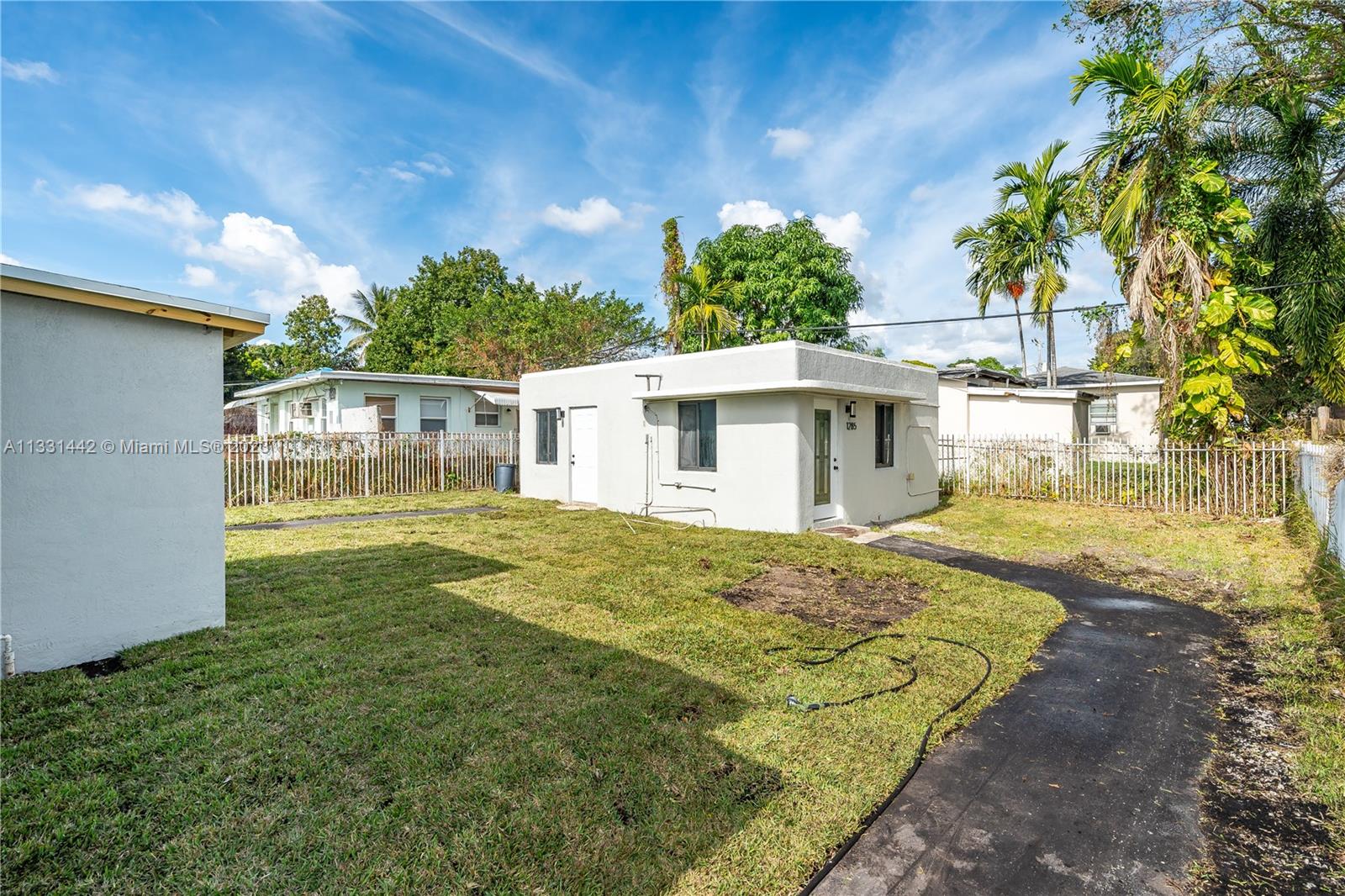 See details / 1621 sq. ft. $ 2023-01-24 0 Photo