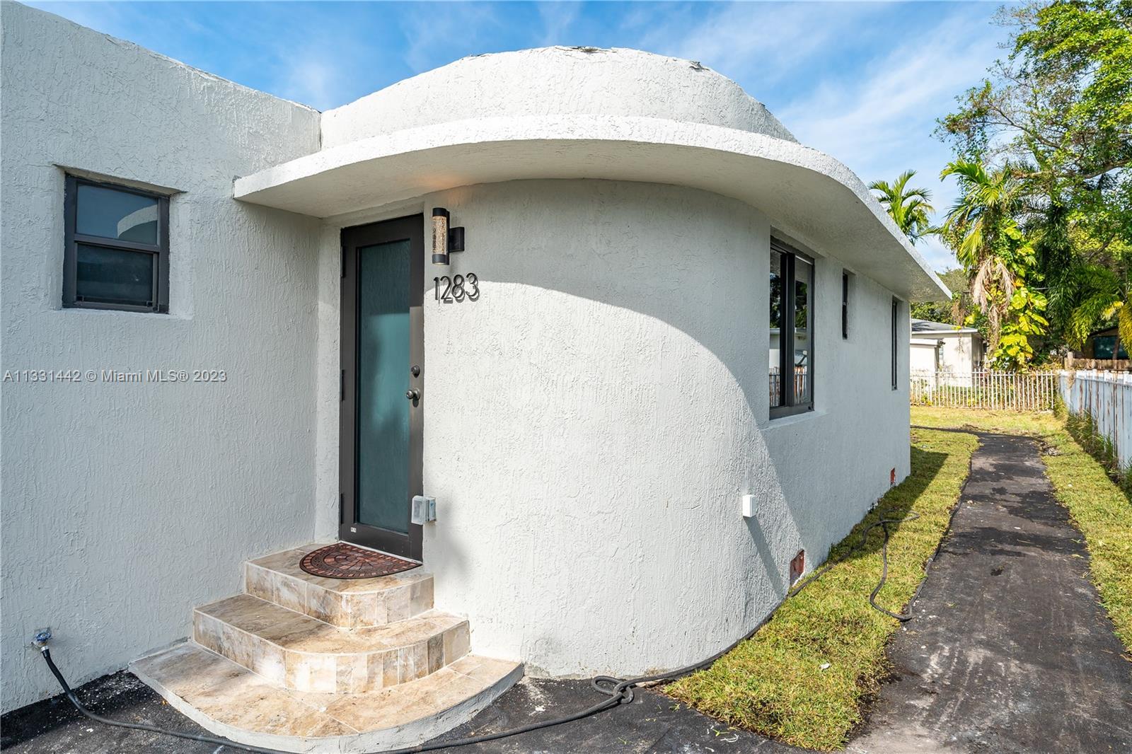 See details / 1621 sq. ft. $ 2023-01-24 0 Photo