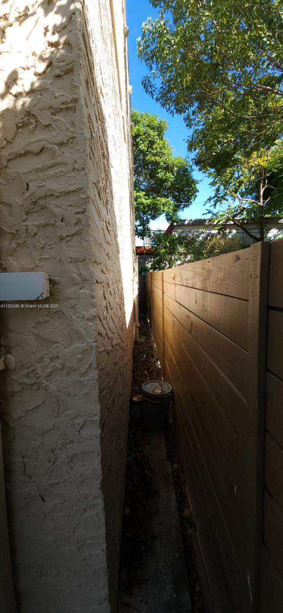 See details / 2784 sq. ft. $ 2023-02-02 0 Photo