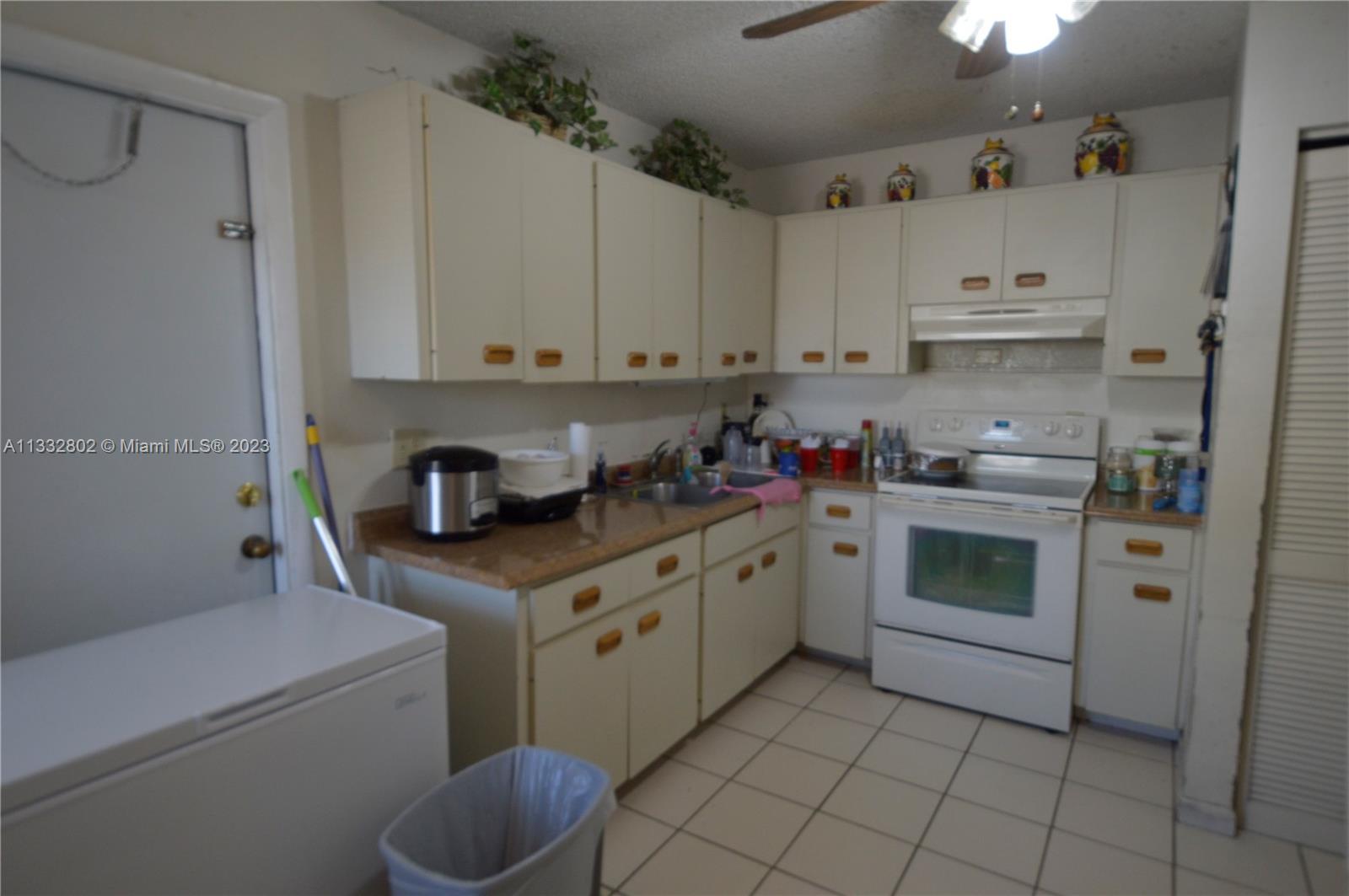 See details / 1948 sq. ft. $ 2023-01-25 0 Photo