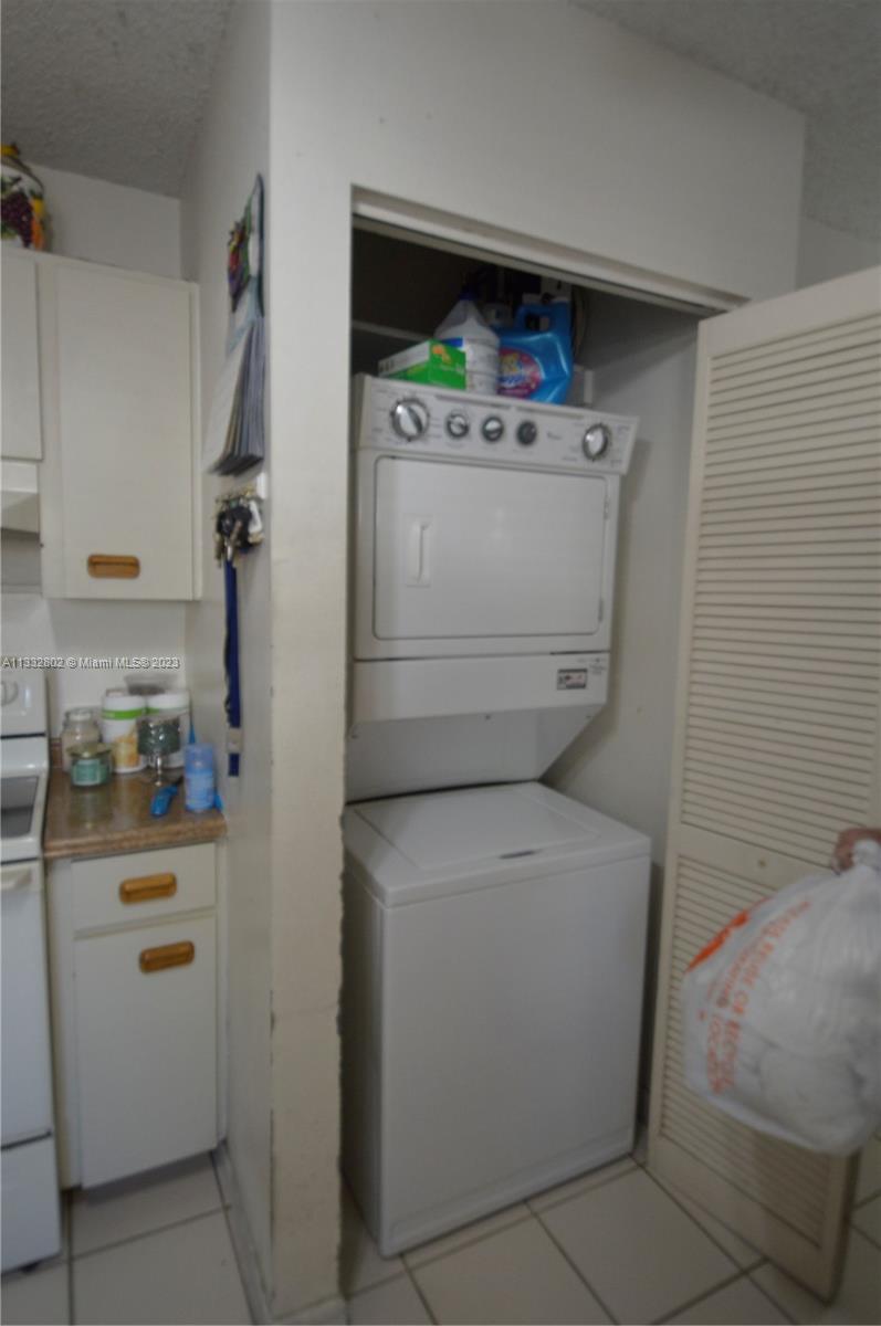 See details / 1948 sq. ft. $ 2023-01-25 0 Photo