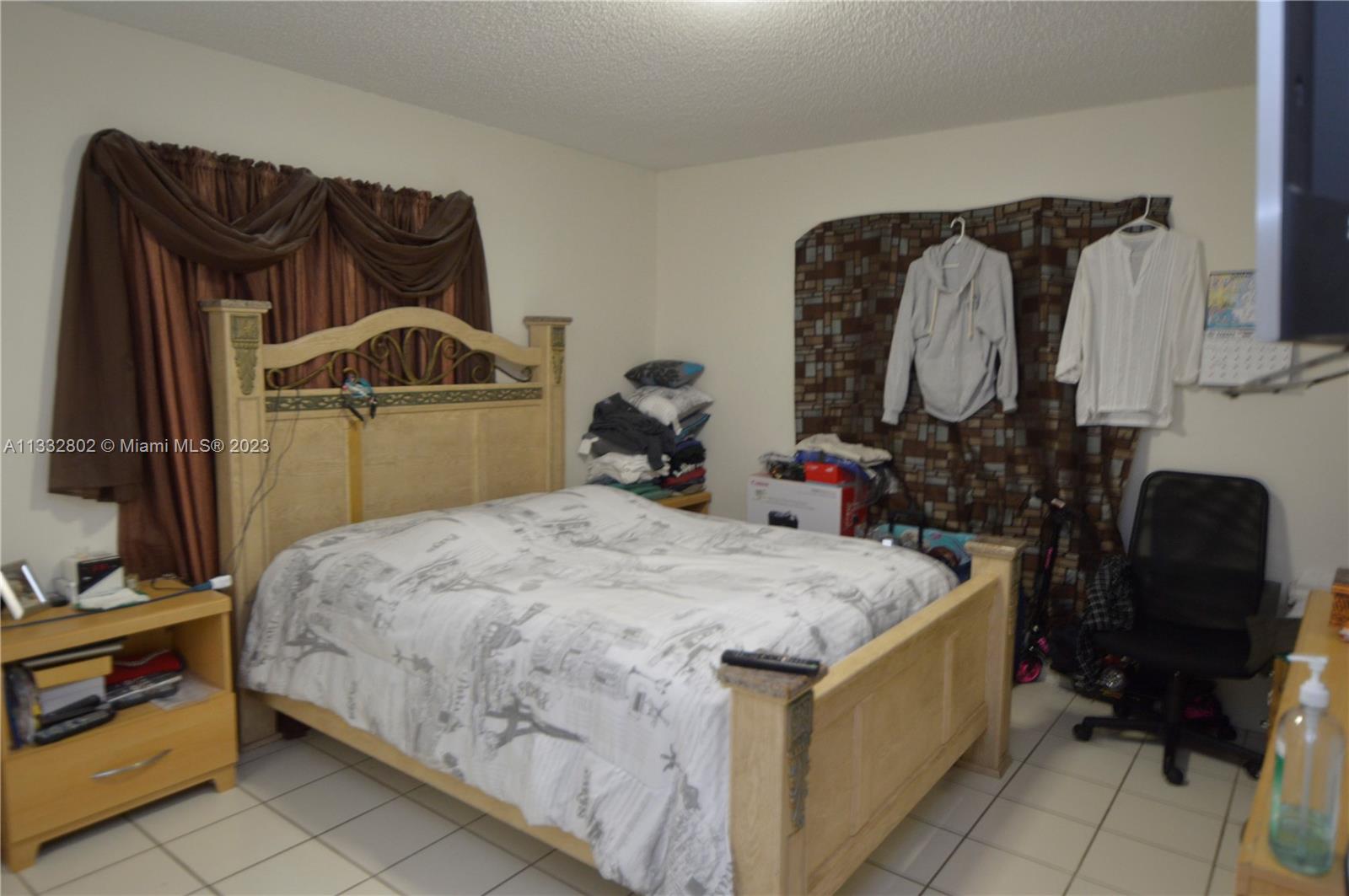 See details / 1948 sq. ft. $ 2023-01-25 0 Photo