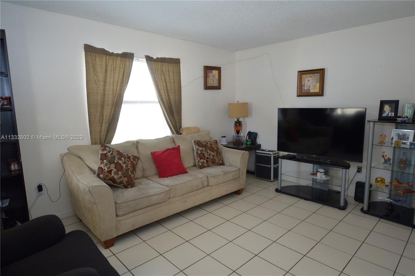See details / 1948 sq. ft. $ 2023-01-25 0 Photo
