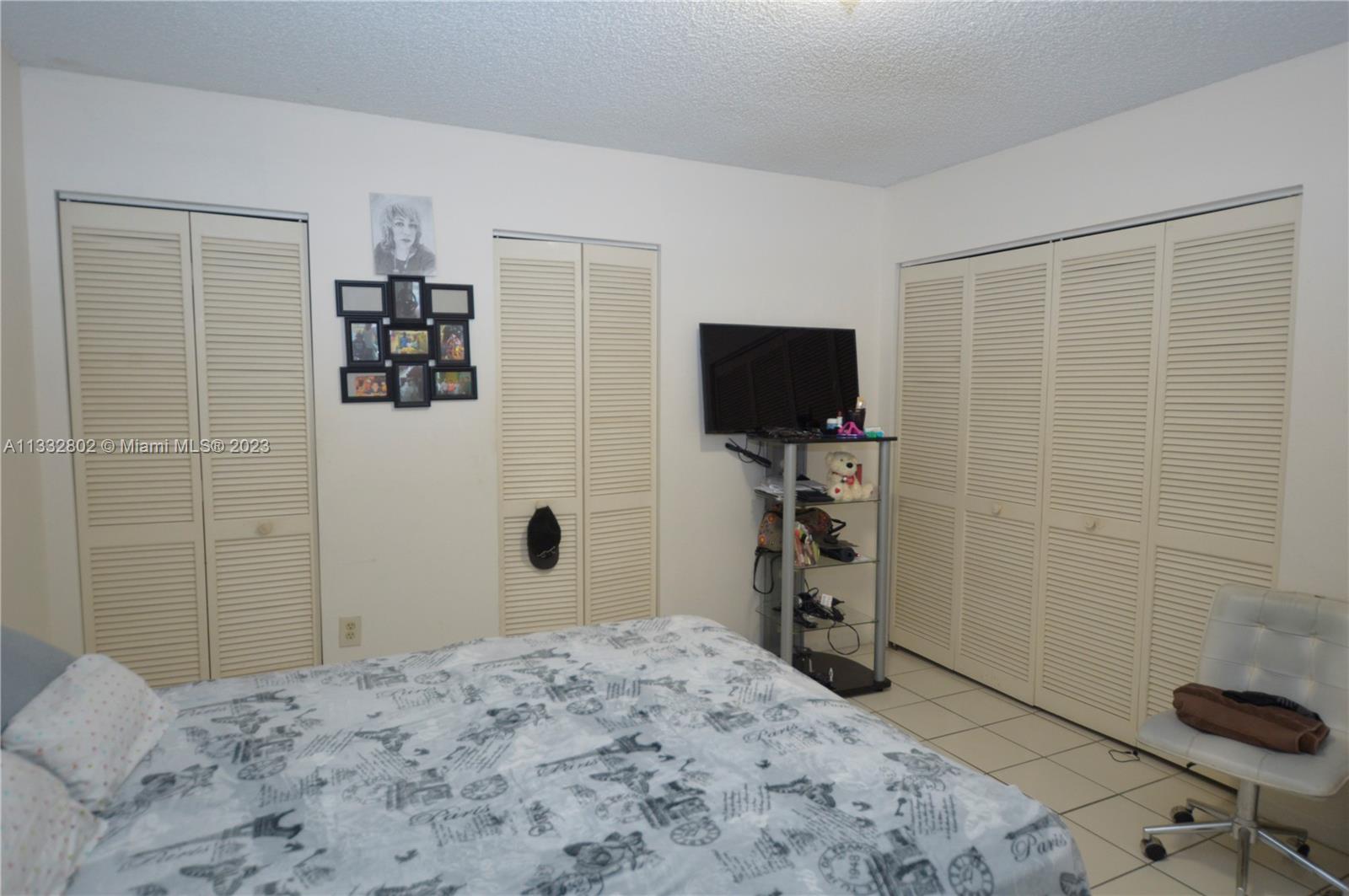 See details / 1948 sq. ft. $ 2023-01-25 0 Photo