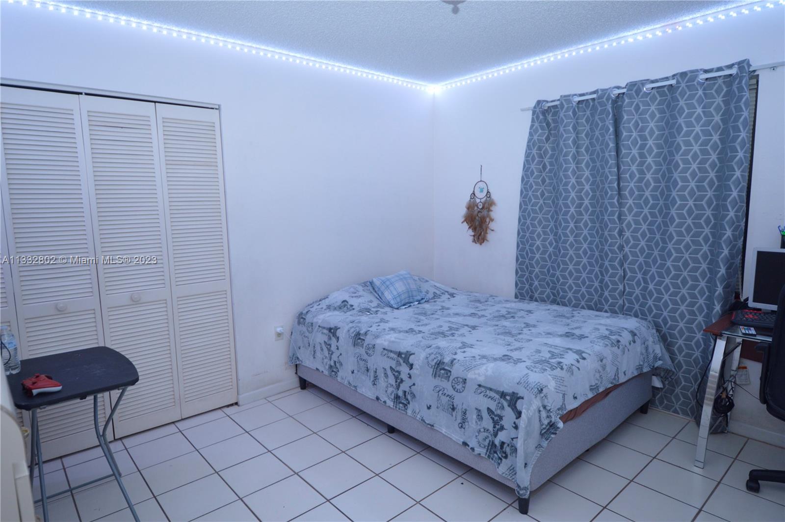 See details / 1948 sq. ft. $ 2023-01-25 0 Photo