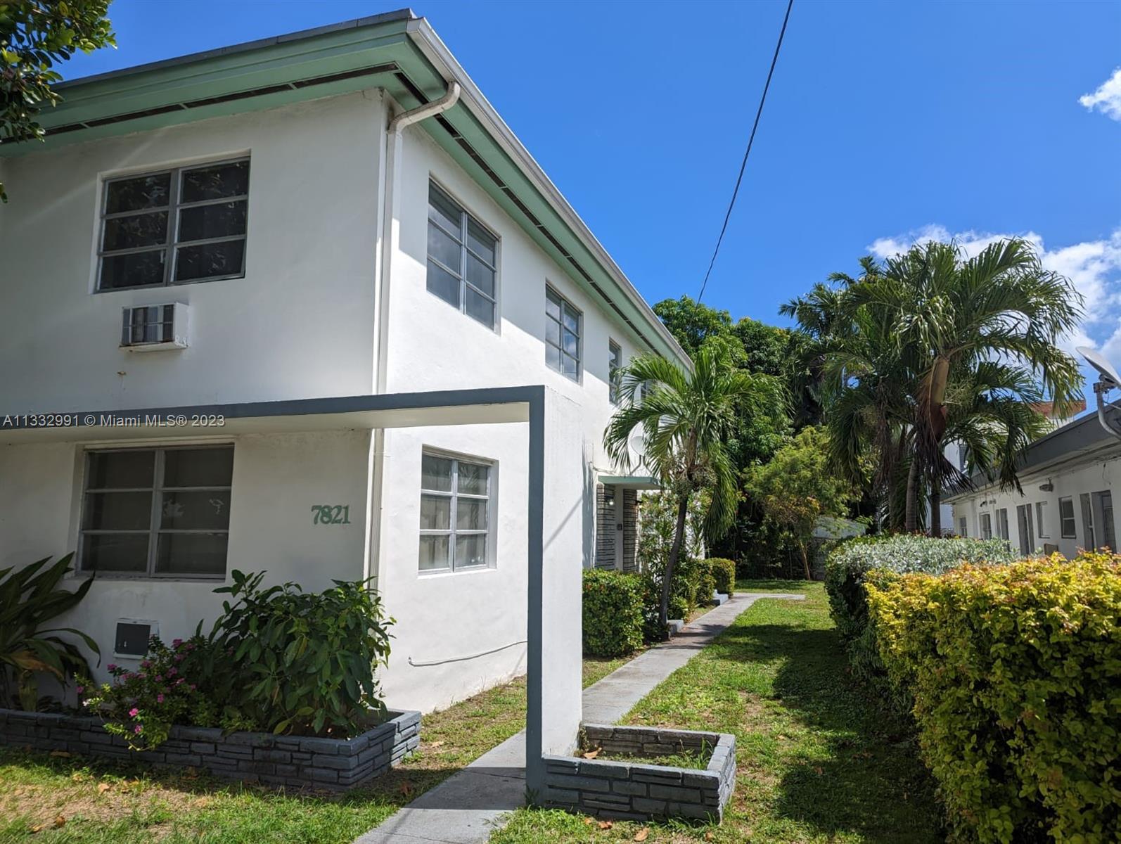 See details / 3382 sq. ft. $ 2023-01-25 0 Photo