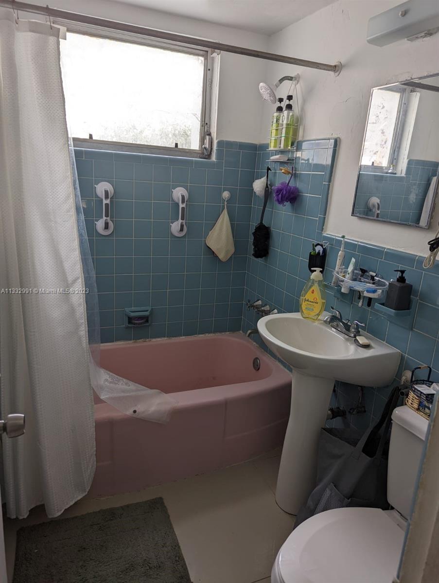 See details / 3382 sq. ft. $ 2023-01-25 0 Photo