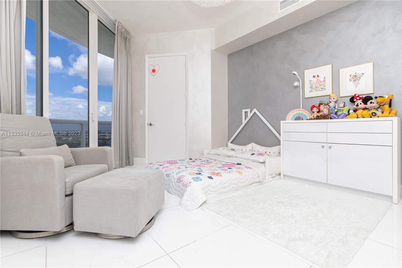 See details 2606 3 / 4 2558 sq. ft. $ 2023-01-25 0 Photo