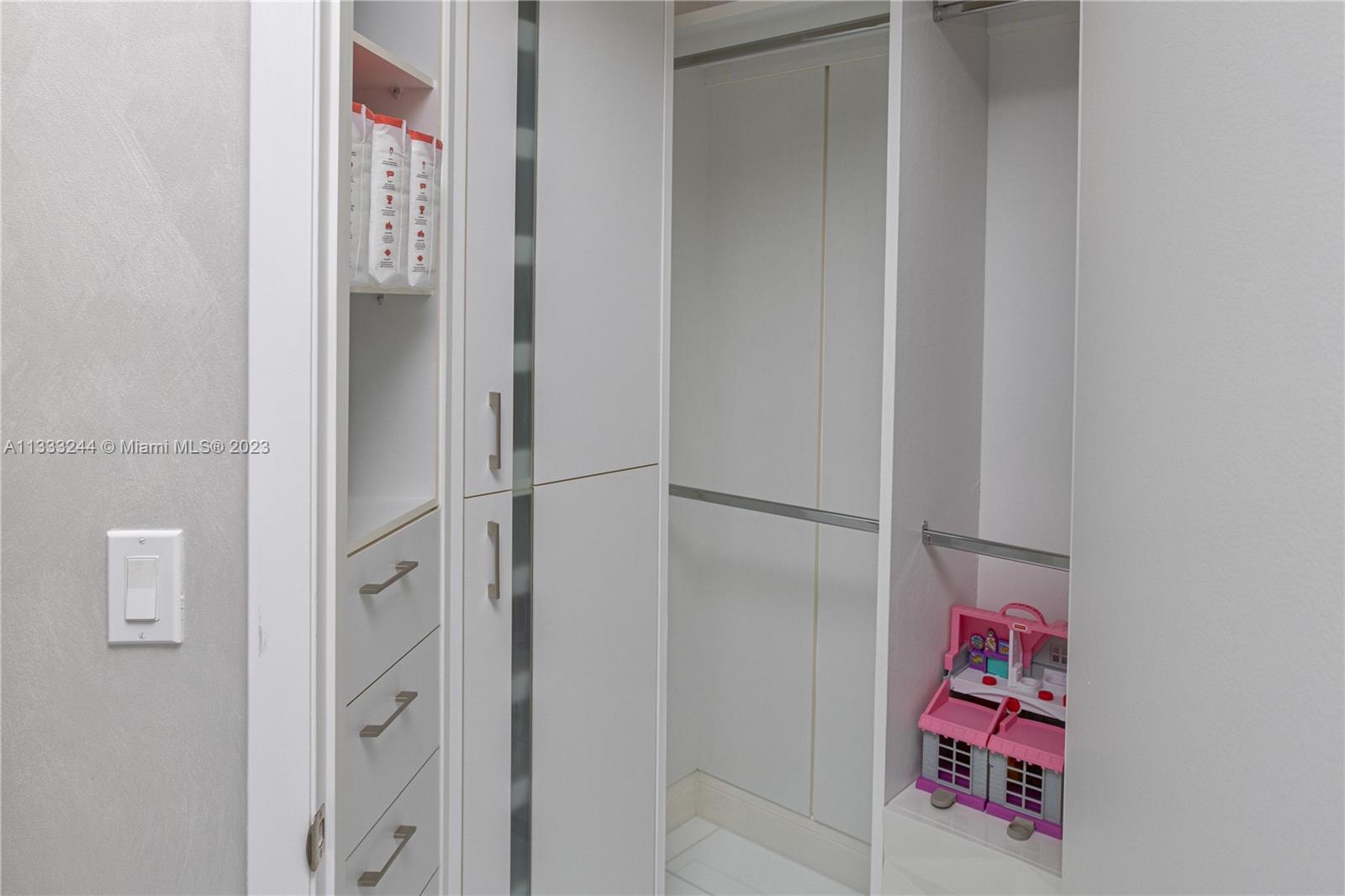 See details 2606 3 / 4 2558 sq. ft. $ 2023-01-25 0 Photo