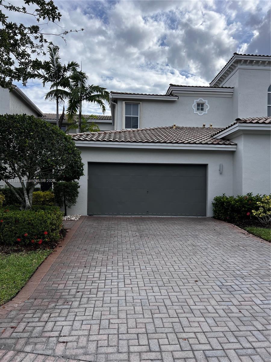 Photo 1 of Spinnaker Dr W