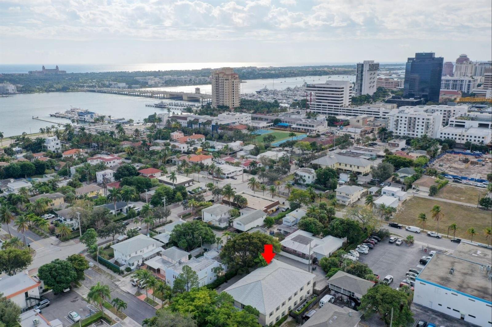   / 4  sq. ft. $ 2023-06-01 0 foto
