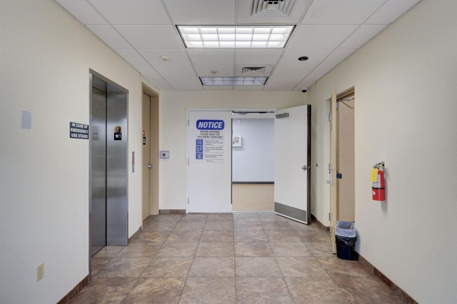   / 4  sq. ft. $ 2023-06-01 0 foto