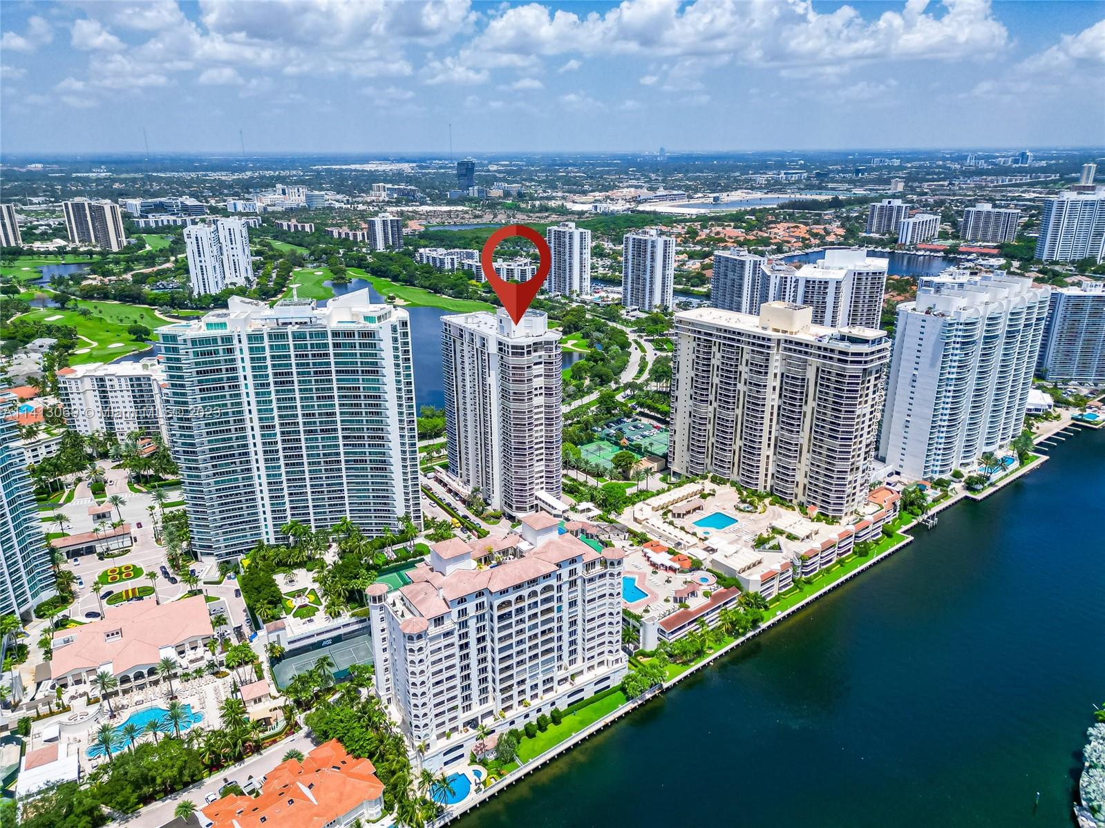 Gorgeous views of the Intracoastal, ocean, and city views