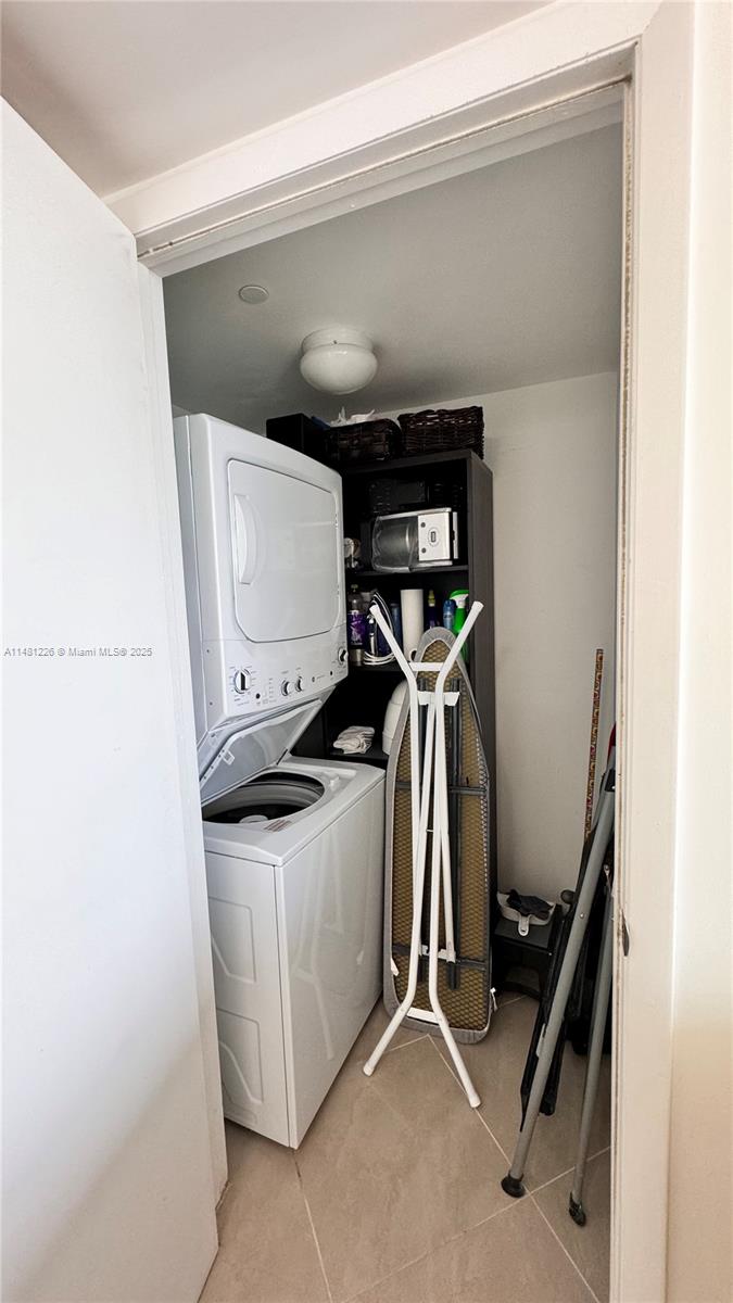2407 1 / 1 871 sq. ft. $ 2025-07-16 0 Photo