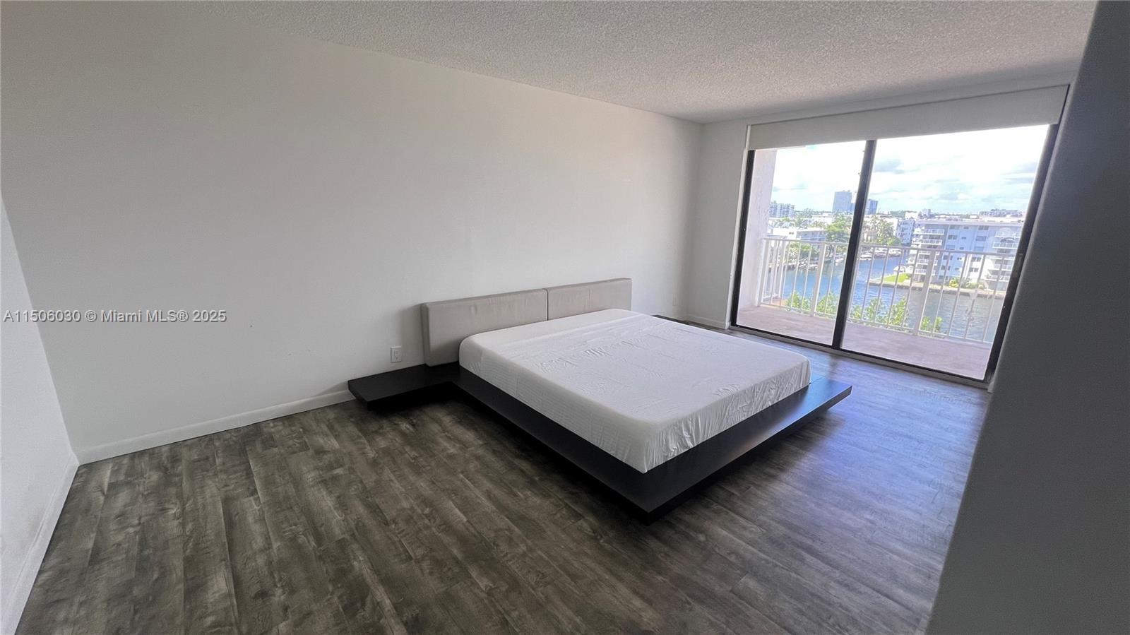 702 2 / 2 1240 sq. ft. $ 2025-02-14 0 Photo