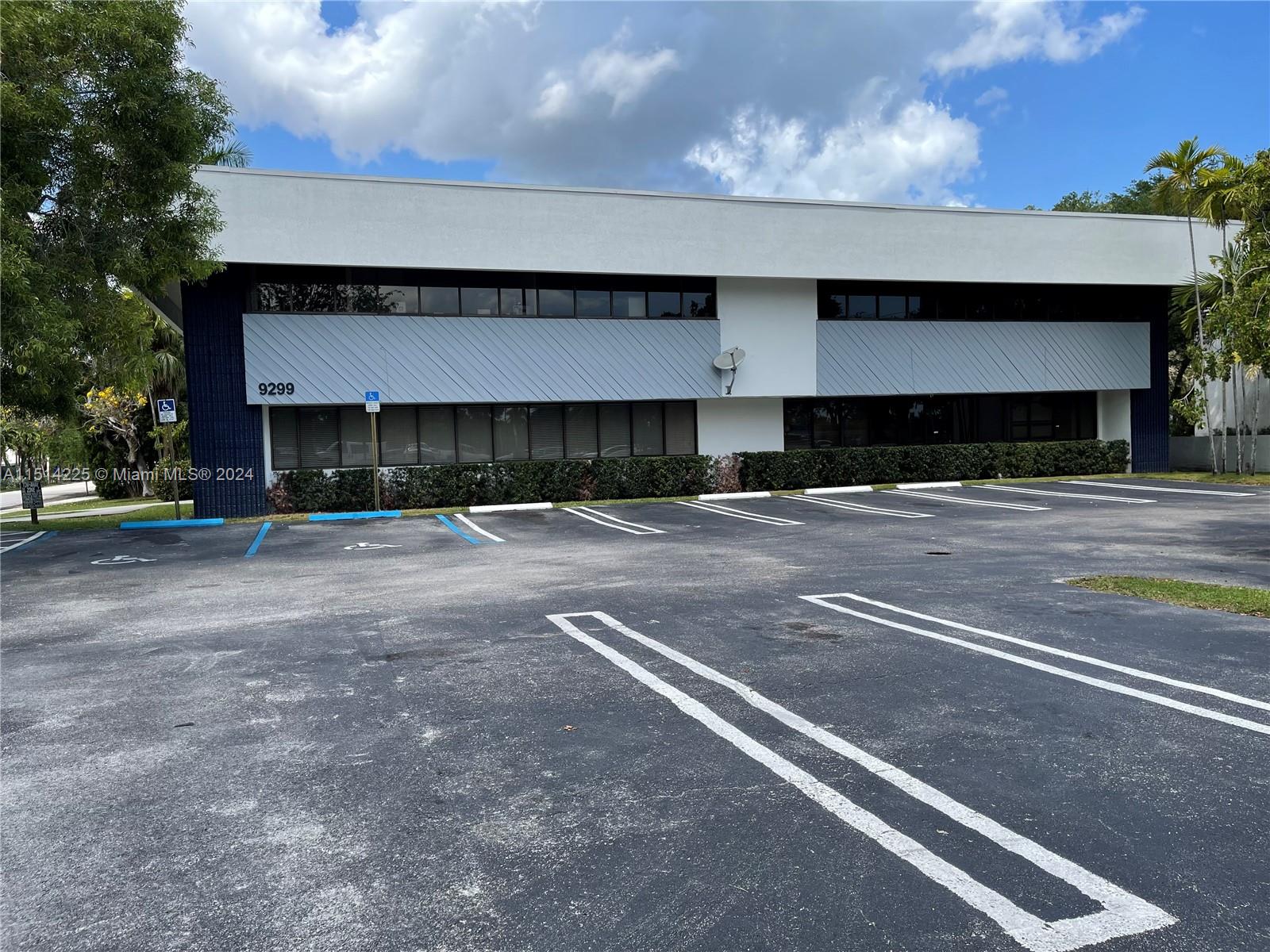 See details 200 / sq. ft. $ 2024-10-27 0 Photo