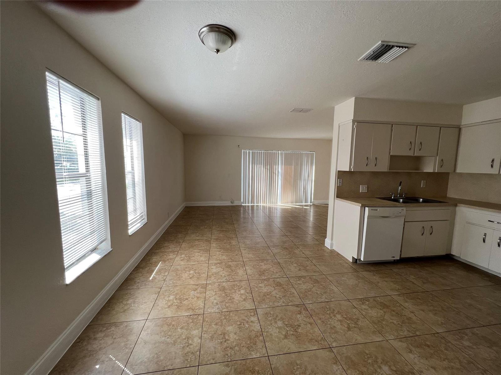 Ver detalles / 0 6800 sq. ft. $ 2025-12-23 0 foto