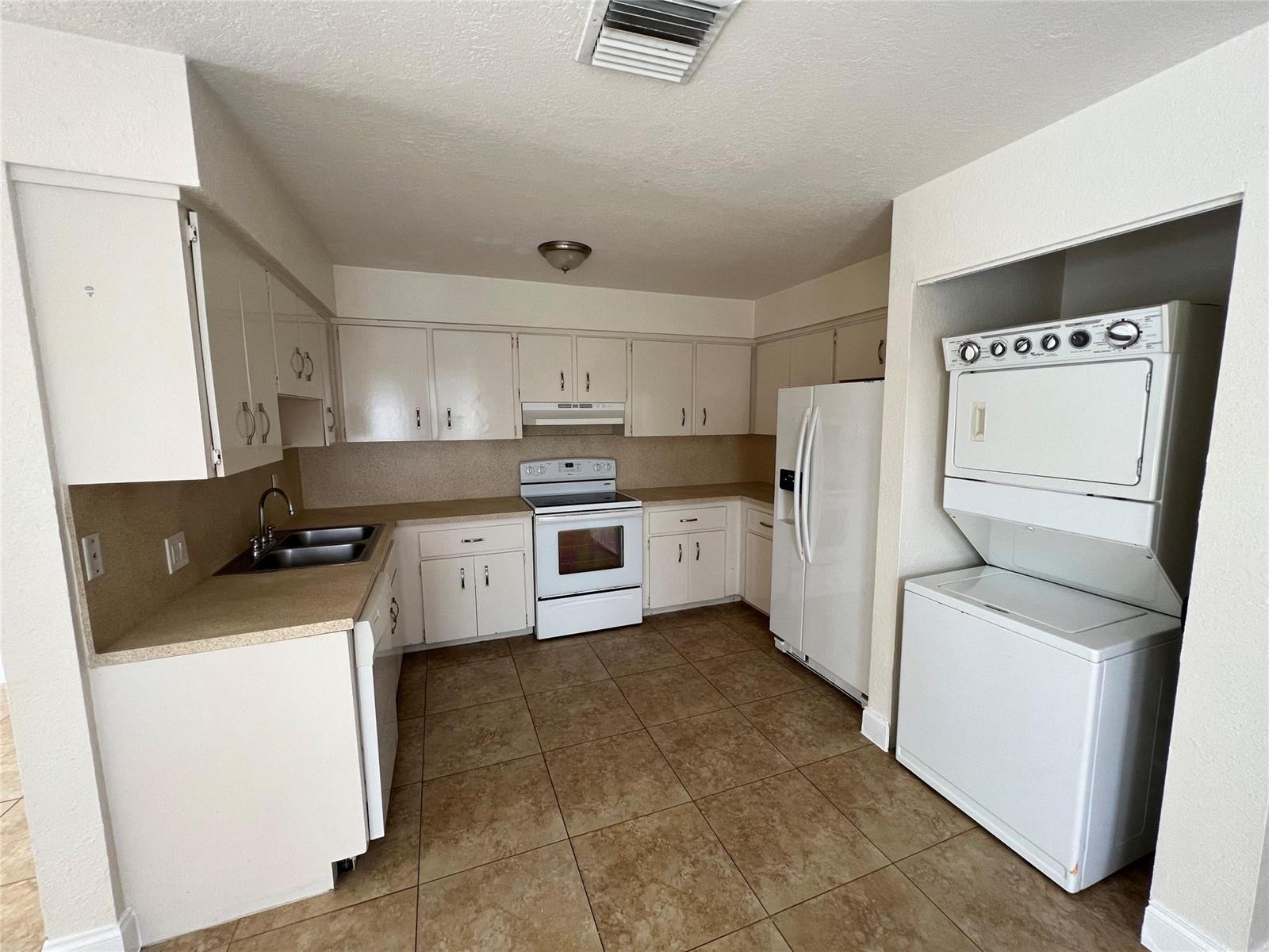 Ver detalles / 0 6800 sq. ft. $ 2025-12-23 0 foto