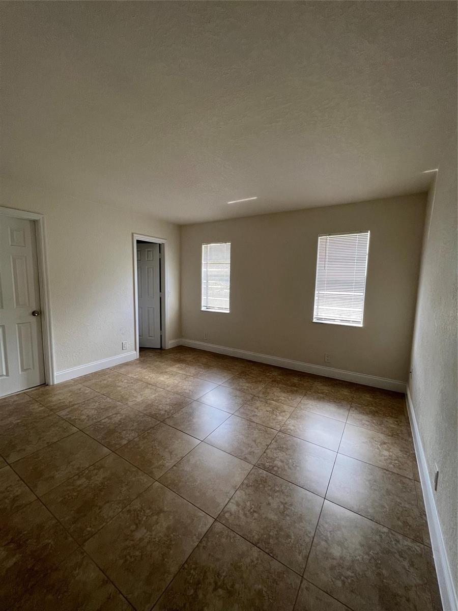 Ver detalles / 0 6800 sq. ft. $ 2025-12-23 0 foto