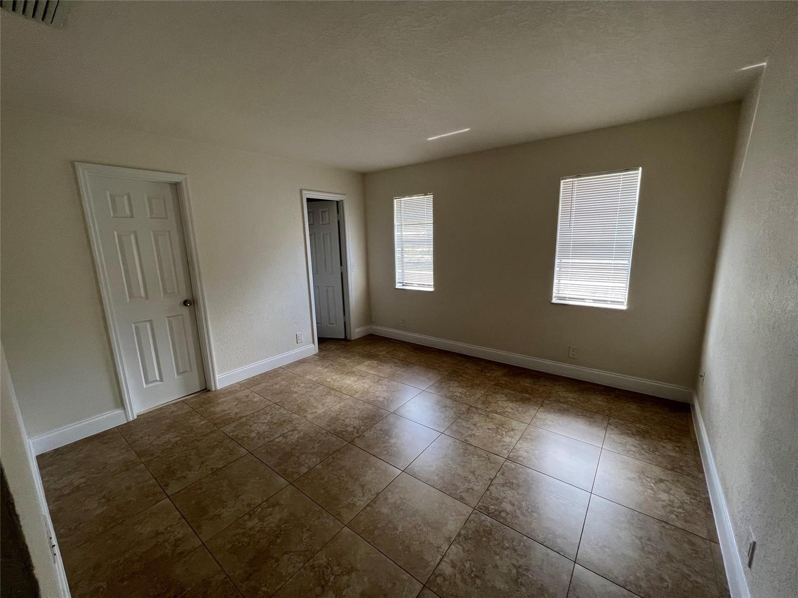 Ver detalles / 0 6800 sq. ft. $ 2025-12-23 0 foto