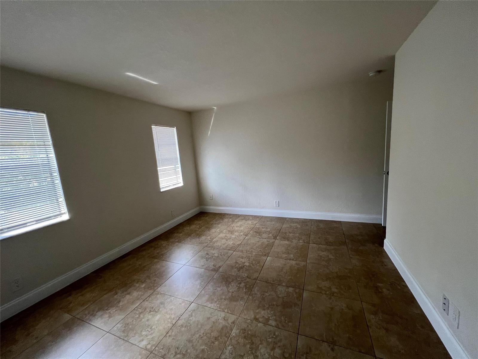 Ver detalles / 0 6800 sq. ft. $ 2025-12-23 0 foto