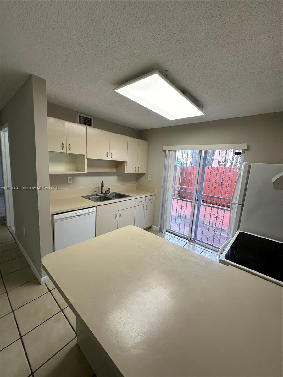 7851 152nd Ave 4014 ,Condominium, Images Of Kendall Condo for Sale