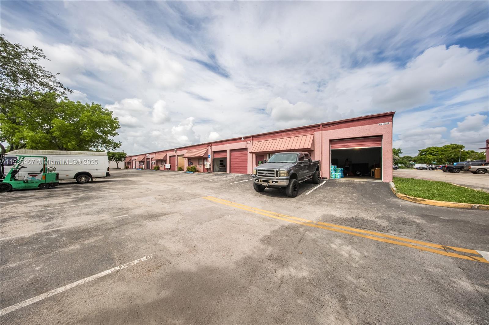 See details / sq. ft. $ 2024-02-20 0 Photo