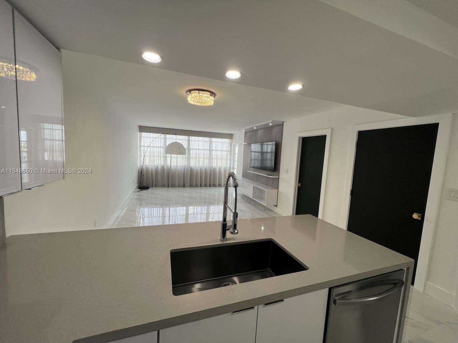 Ver detalles 1101W 1 / 1 801 sq. ft. $ 2024-09-18 0 foto