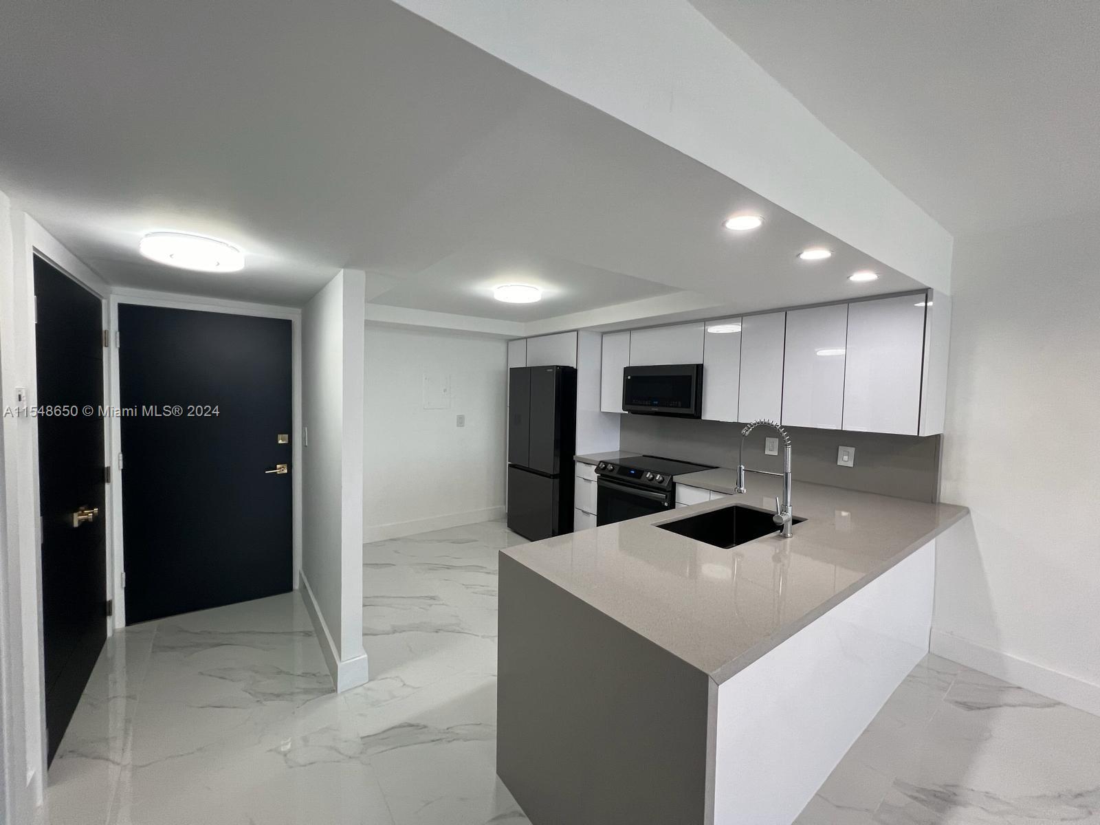 Ver detalles 1101W 1 / 1 801 sq. ft. $ 2024-09-18 0 foto