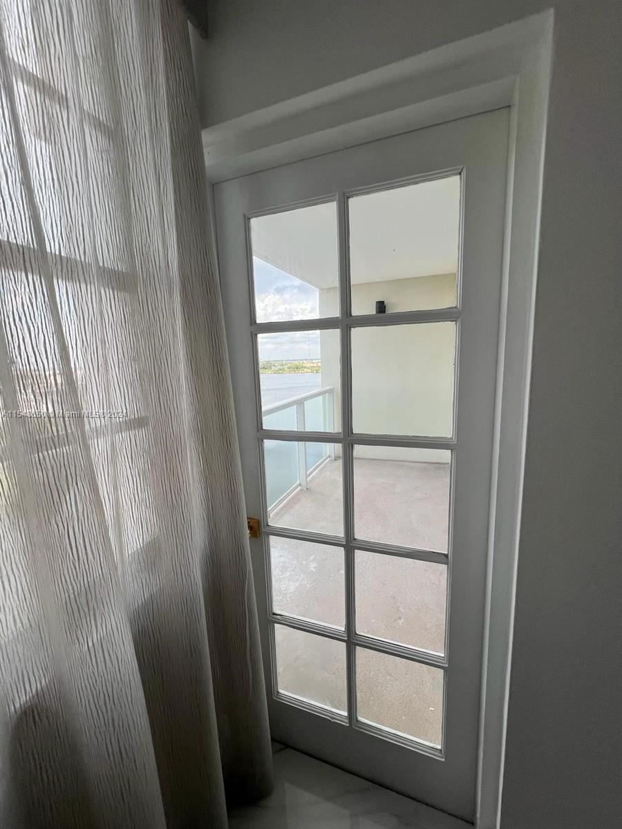 Ver detalles 1101W 1 / 1 801 sq. ft. $ 2024-09-18 0 foto