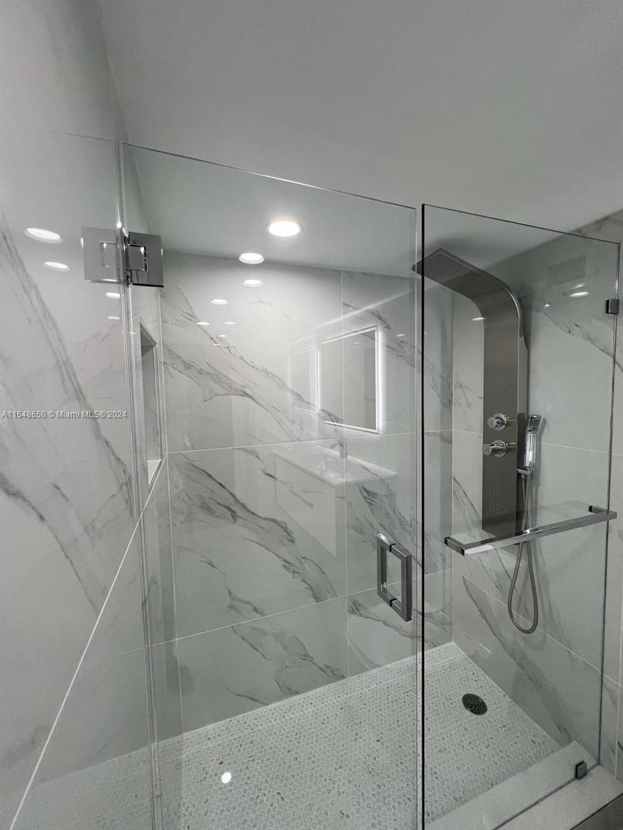 Ver detalles 1101W 1 / 1 801 sq. ft. $ 2024-09-18 0 foto