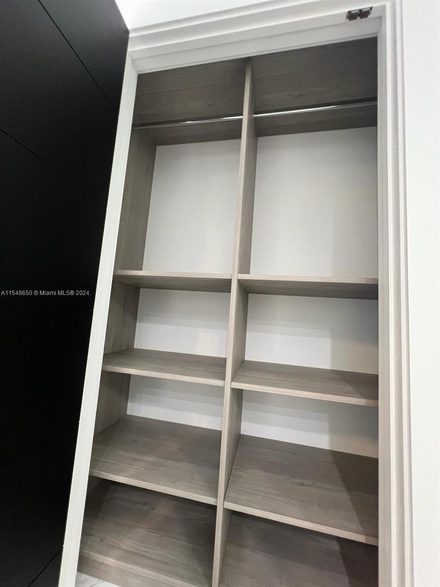 Ver detalles 1101W 1 / 1 801 sq. ft. $ 2024-09-18 0 foto