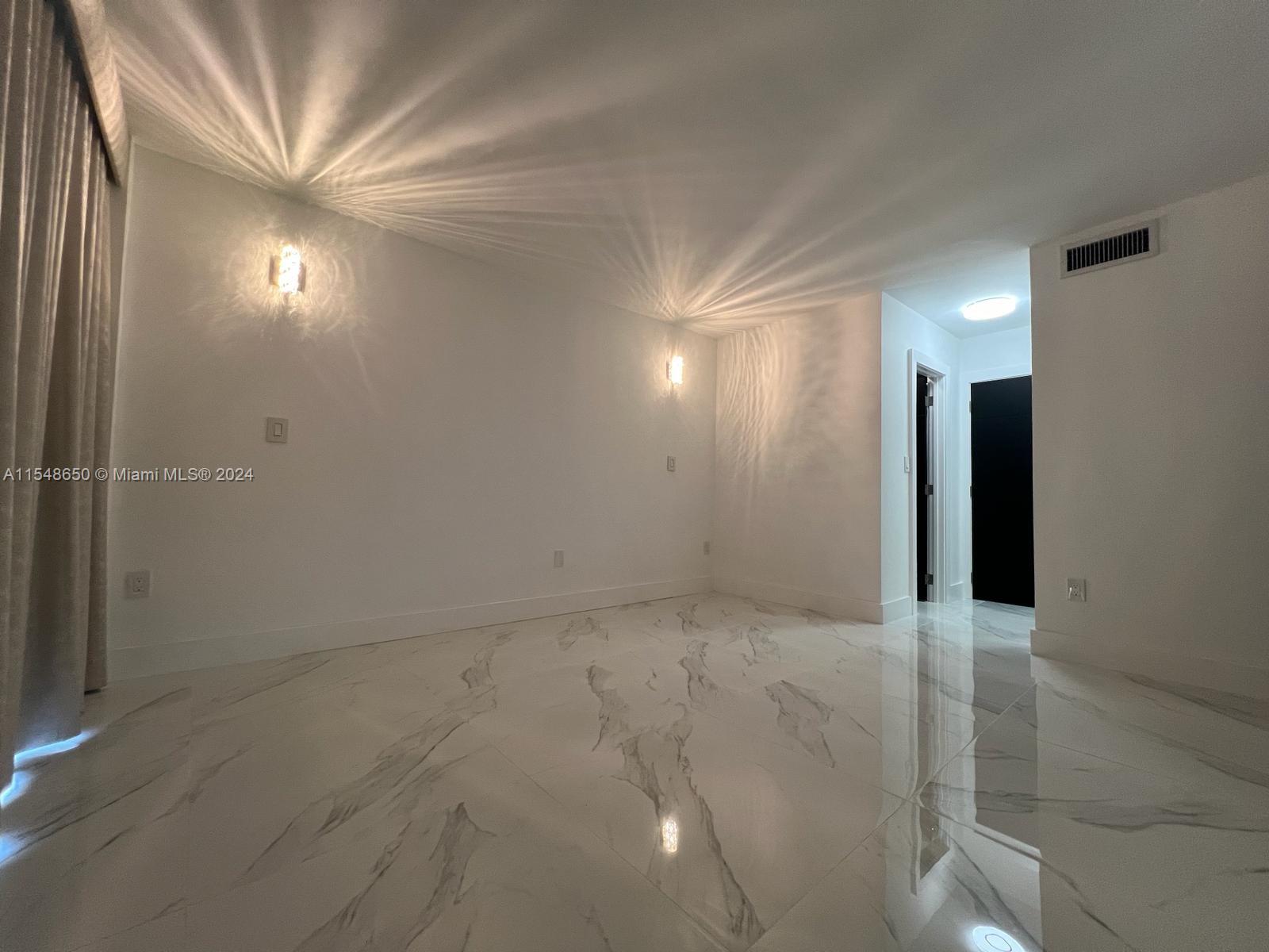 Ver detalles 1101W 1 / 1 801 sq. ft. $ 2024-09-18 0 foto