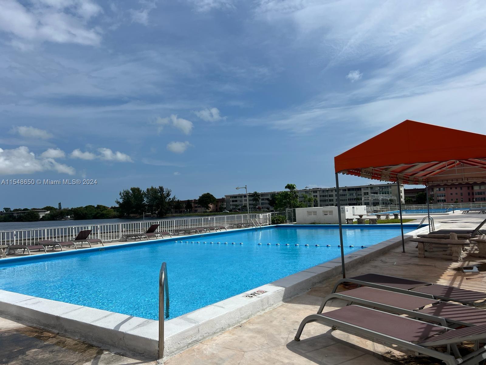 Ver detalles 1101W 1 / 1 801 sq. ft. $ 2024-09-18 0 foto