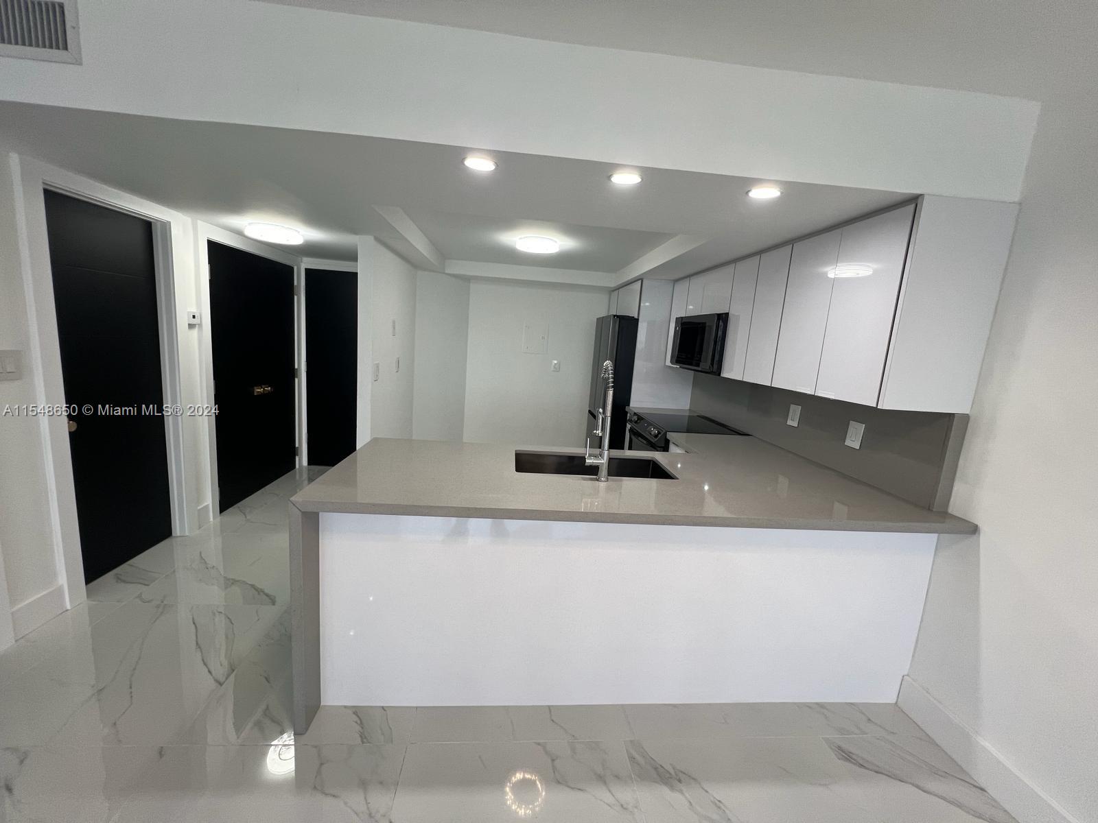 Ver detalles 1101W 1 / 1 801 sq. ft. $ 2024-09-18 0 foto