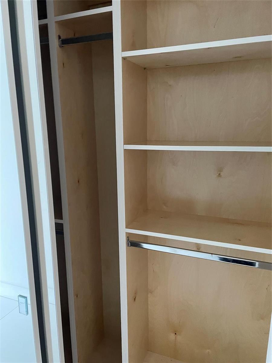 Ver detalles 502 3 / 1979 sq. ft. $ 2026-05-11 0 foto
