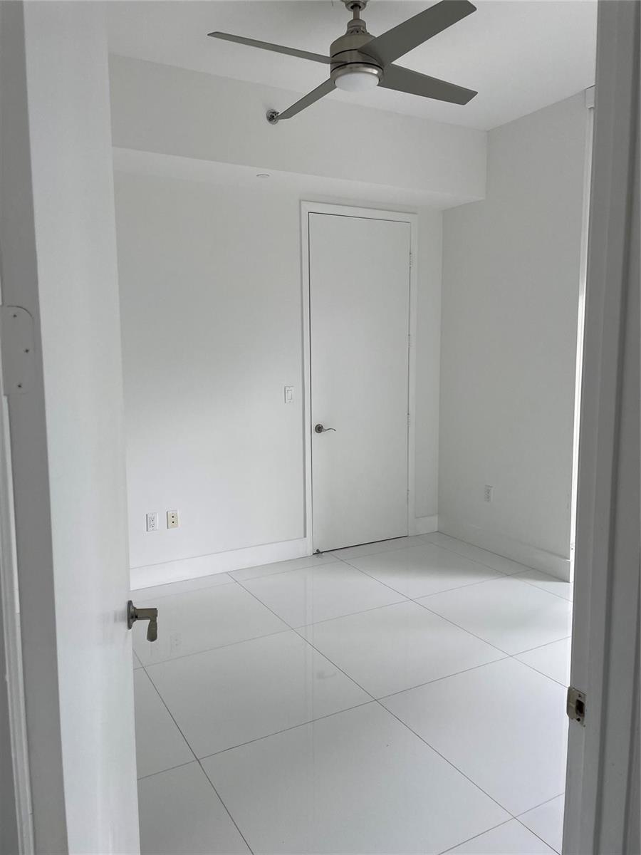 Ver detalles 502 3 / 1979 sq. ft. $ 2026-05-11 0 foto