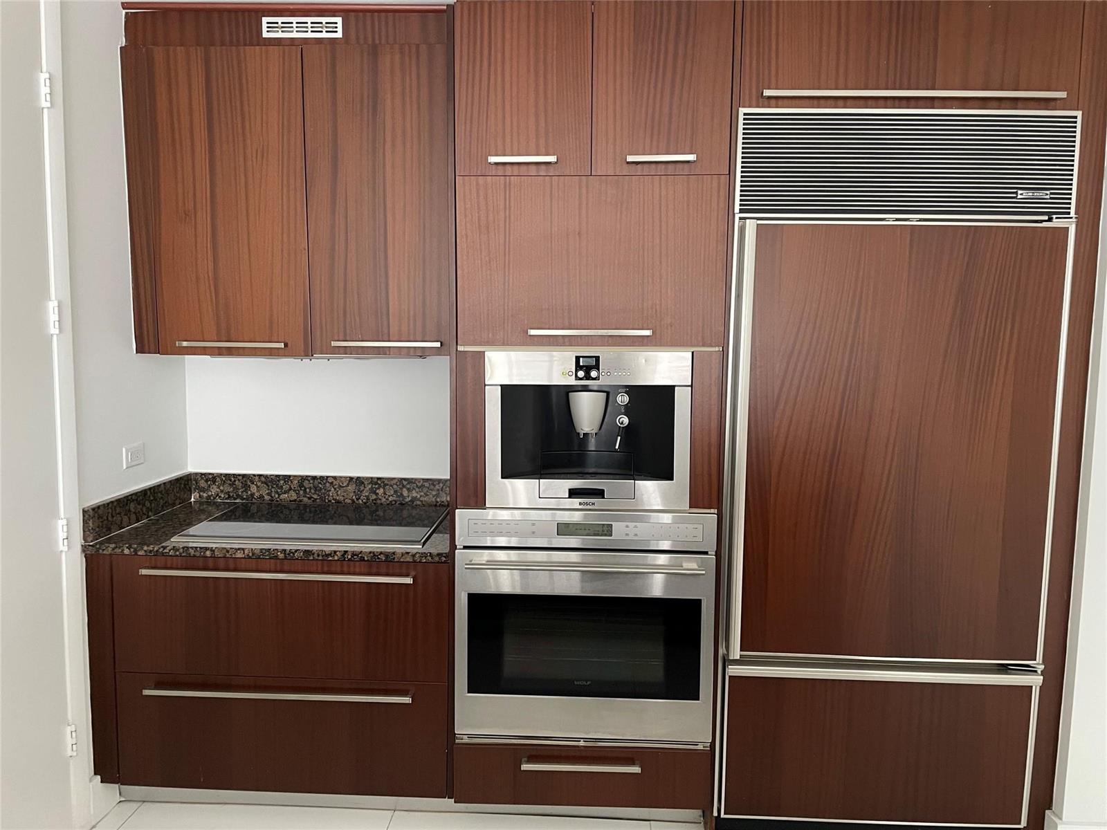 Ver detalles 502 3 / 1979 sq. ft. $ 2026-05-11 0 foto