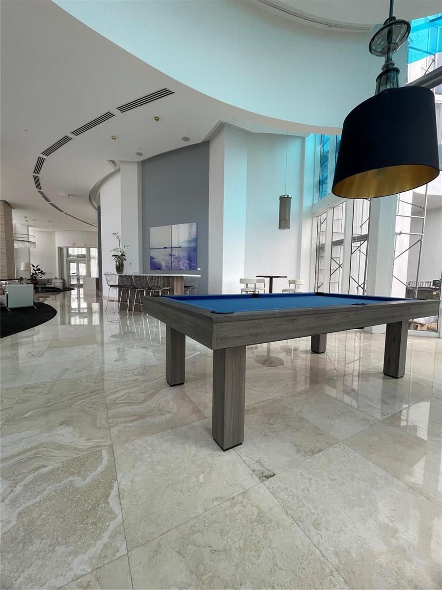 Ver detalles 502 3 / 1979 sq. ft. $ 2026-05-11 0 foto