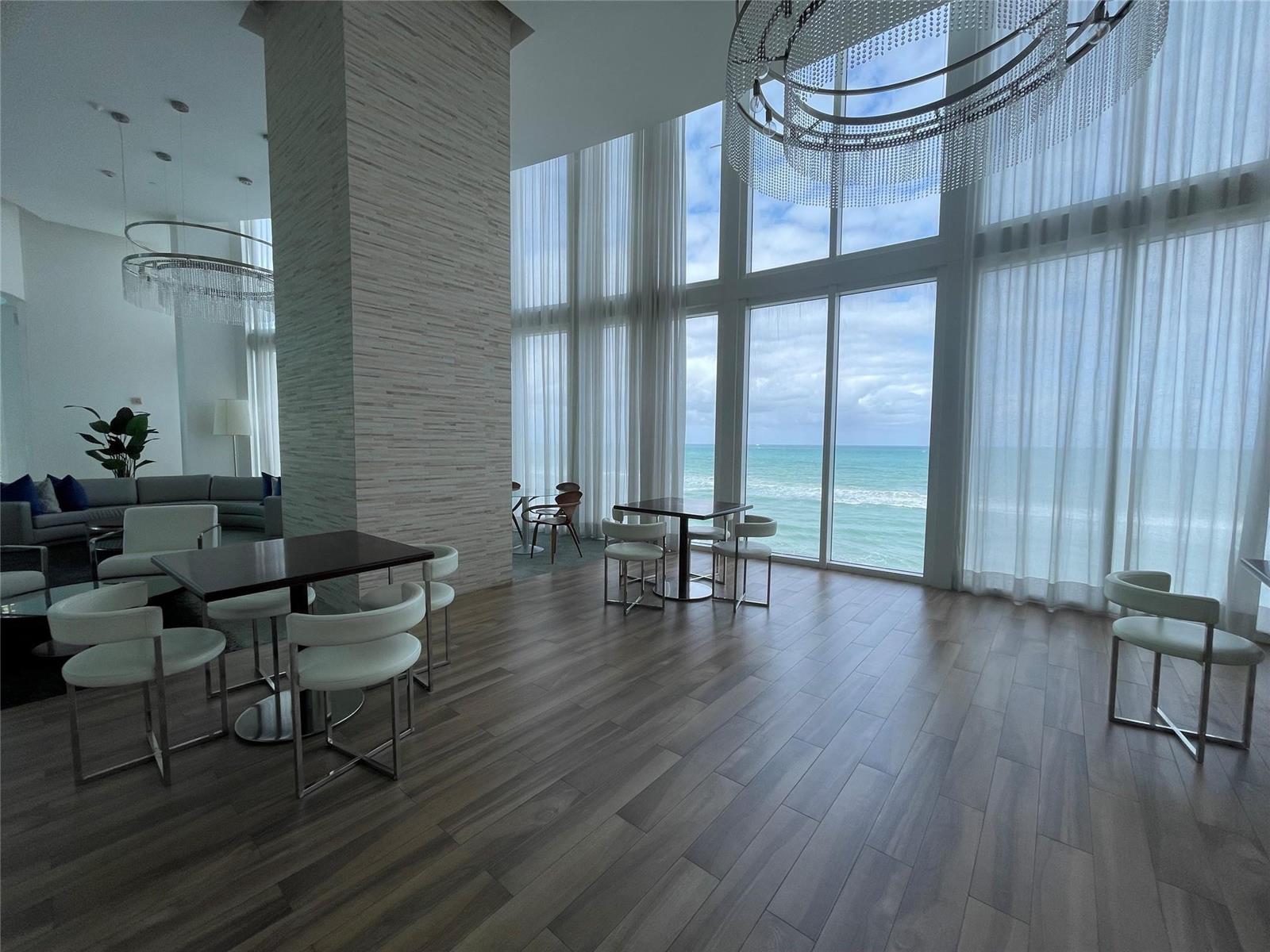 Ver detalles 502 3 / 1979 sq. ft. $ 2026-05-11 0 foto