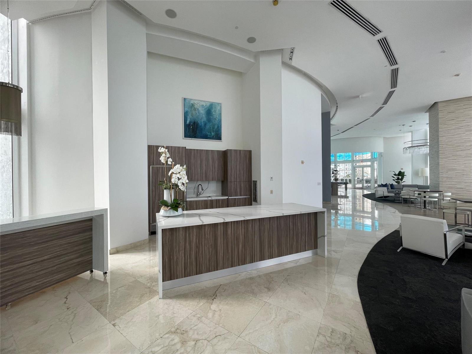 Ver detalles 502 3 / 1979 sq. ft. $ 2026-05-11 0 foto