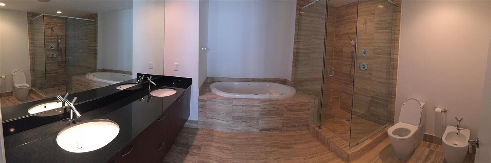 Ver detalles 502 3 / 1979 sq. ft. $ 2026-05-11 0 foto